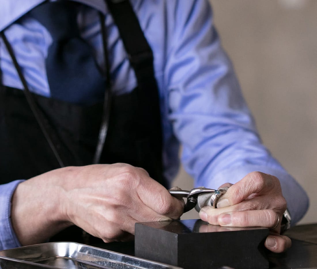 自社工房の一貫したクオリティ管理で質の高いサービスを提供